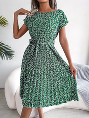 Retro-Chic All-Over Blooms Short Sleeves Floral Pleated Waist Detail Midi Casual Dress