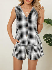 2 Pieces Gingham Sleeveless Button Down Vest & Shorts Set