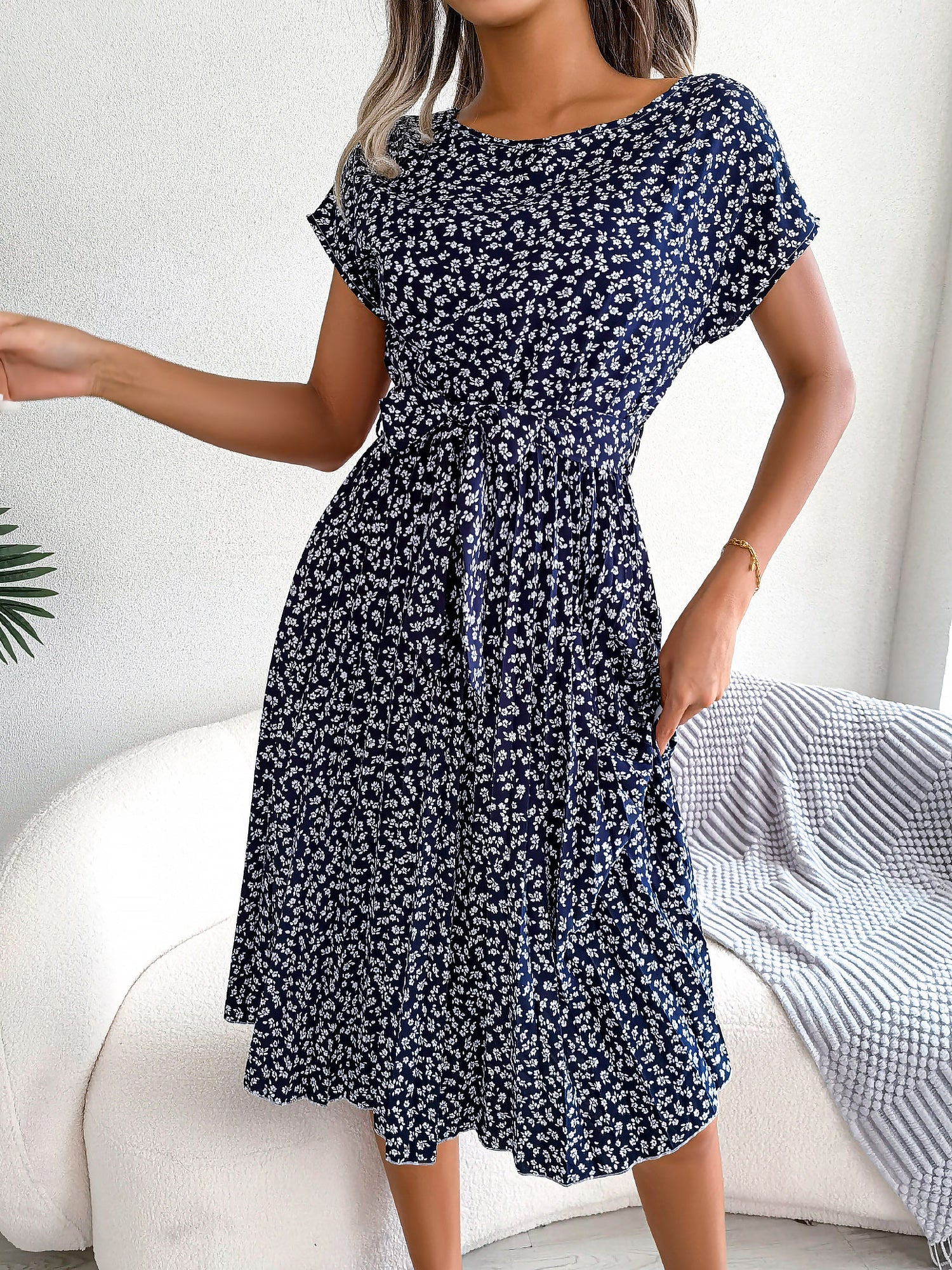 Retro-Chic All-Over Blooms Short Sleeves Floral Pleated Waist Detail Midi Casual Dress