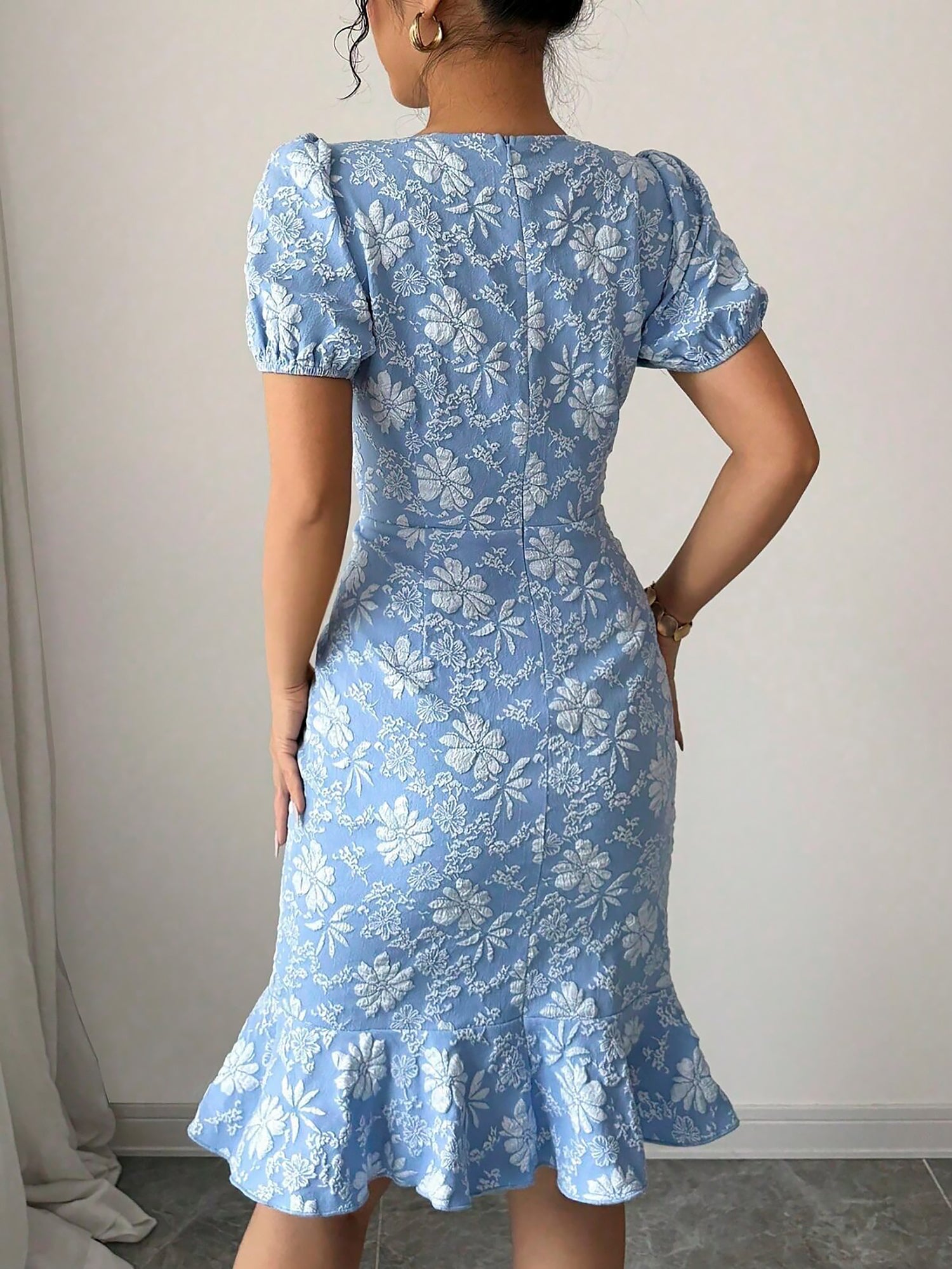 Flattering Slim Fit Flower Textured Puff Sleeves Bodycon Midi Dress