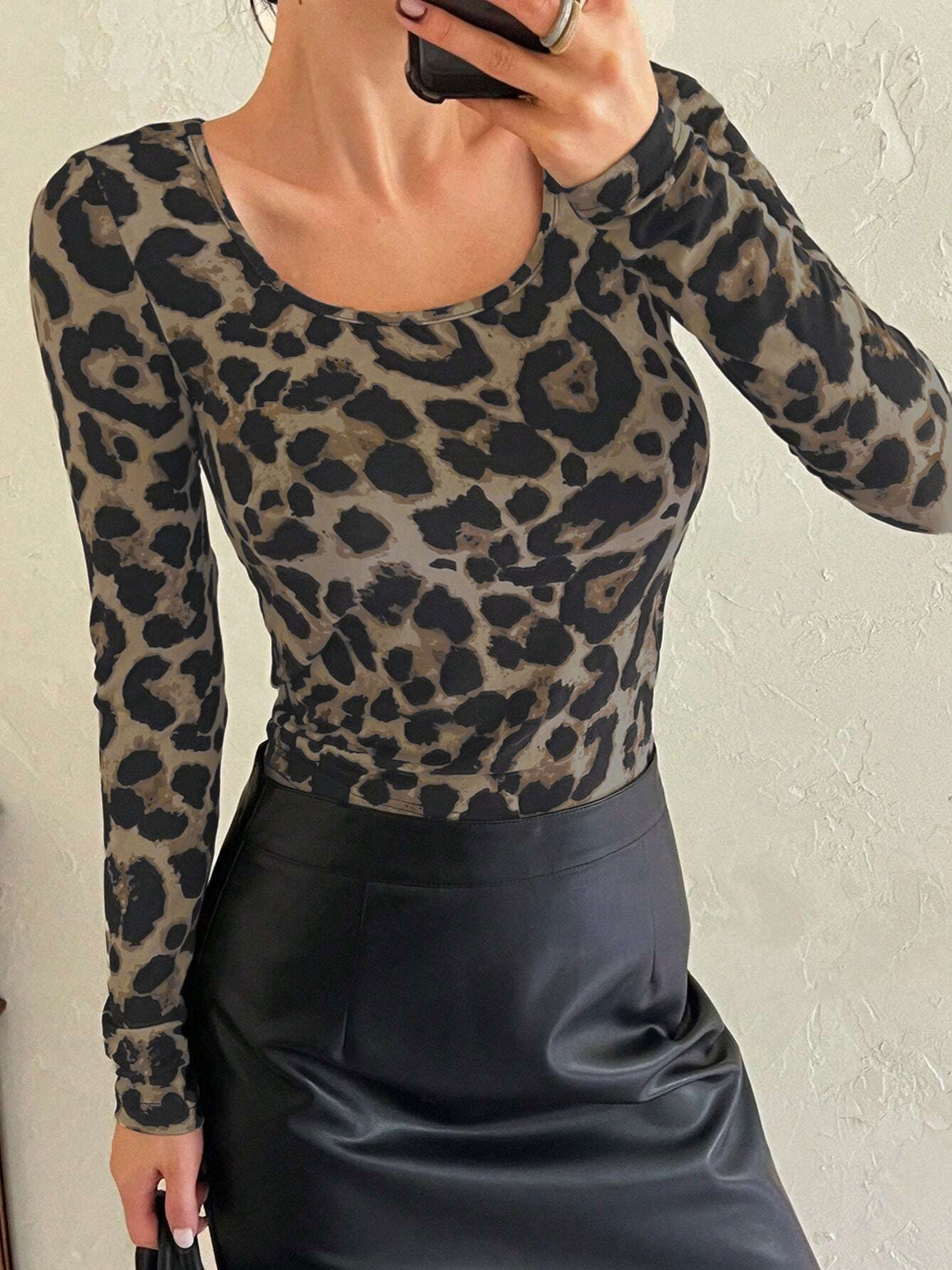 Leopard Print Round Neck Slim Fit Long Sleeve Blouse