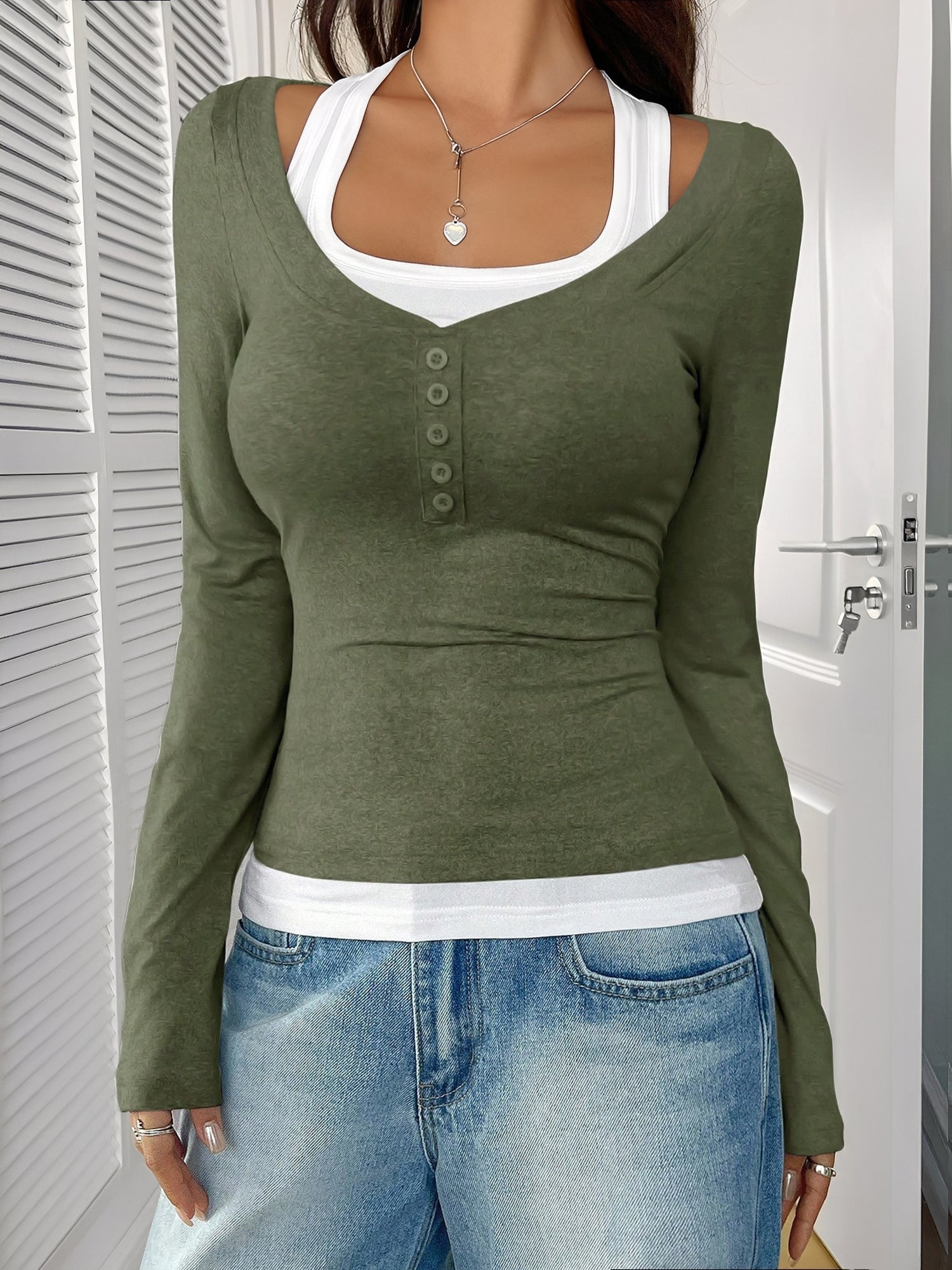 Fake-Two-Piece Color Blocked Stretch Long Sleeves Top