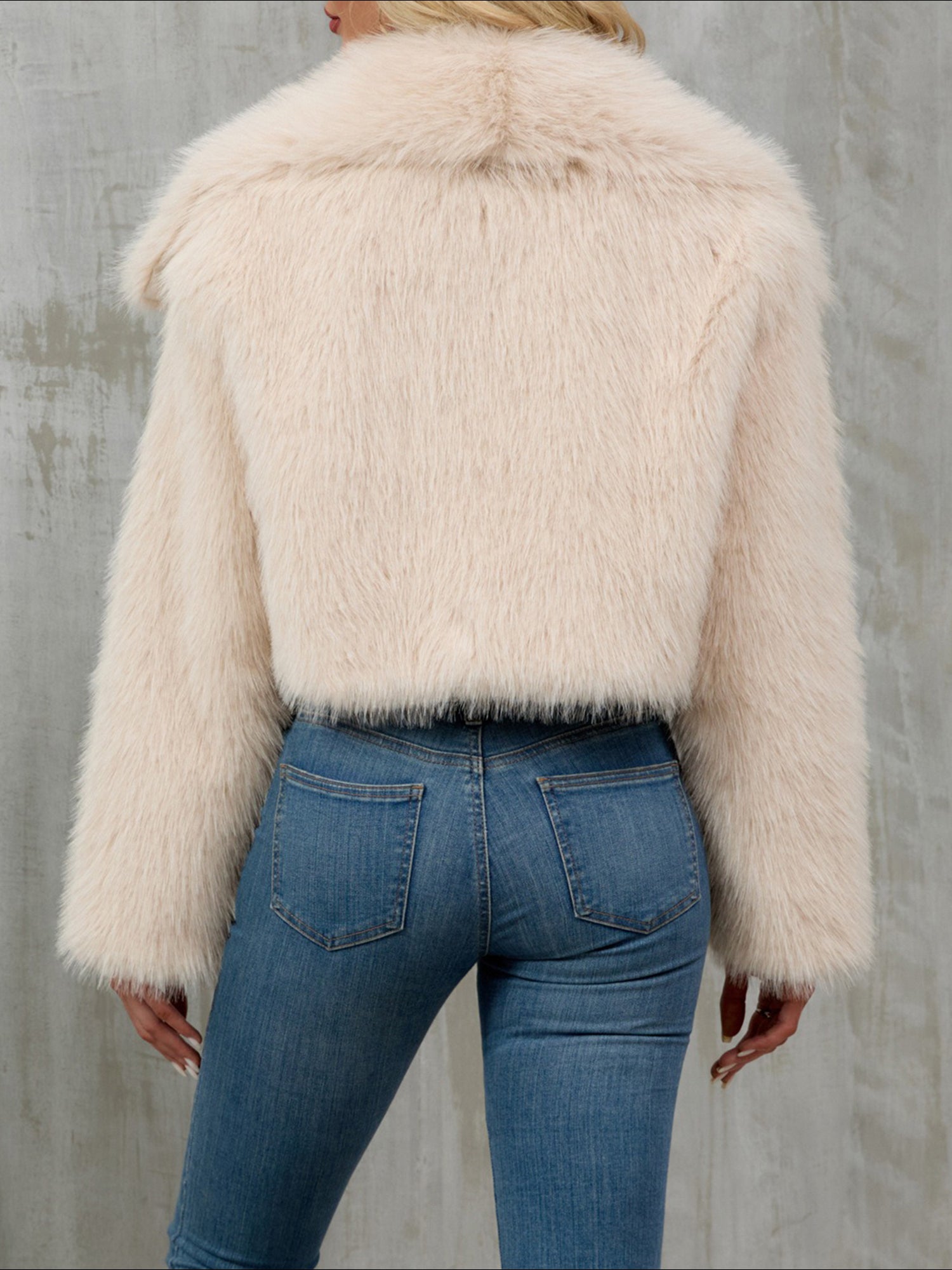 Collared Long Sleeves Cropped Faux Fur Coat