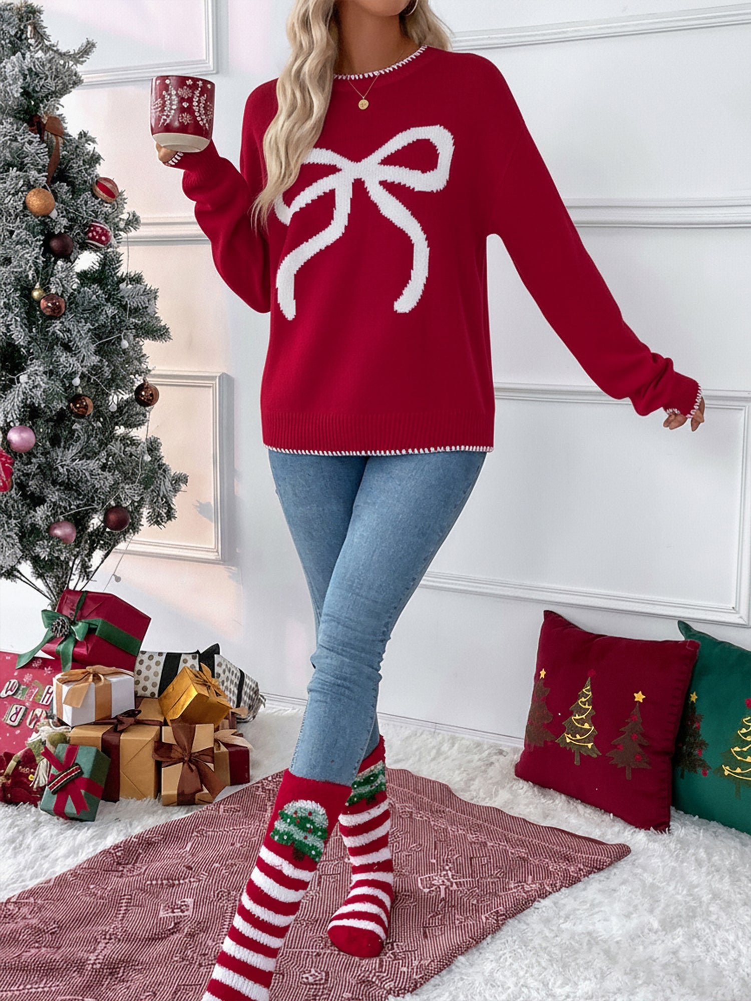 Loose Long Sleeve Round Neck Christmas Bow Sweater
