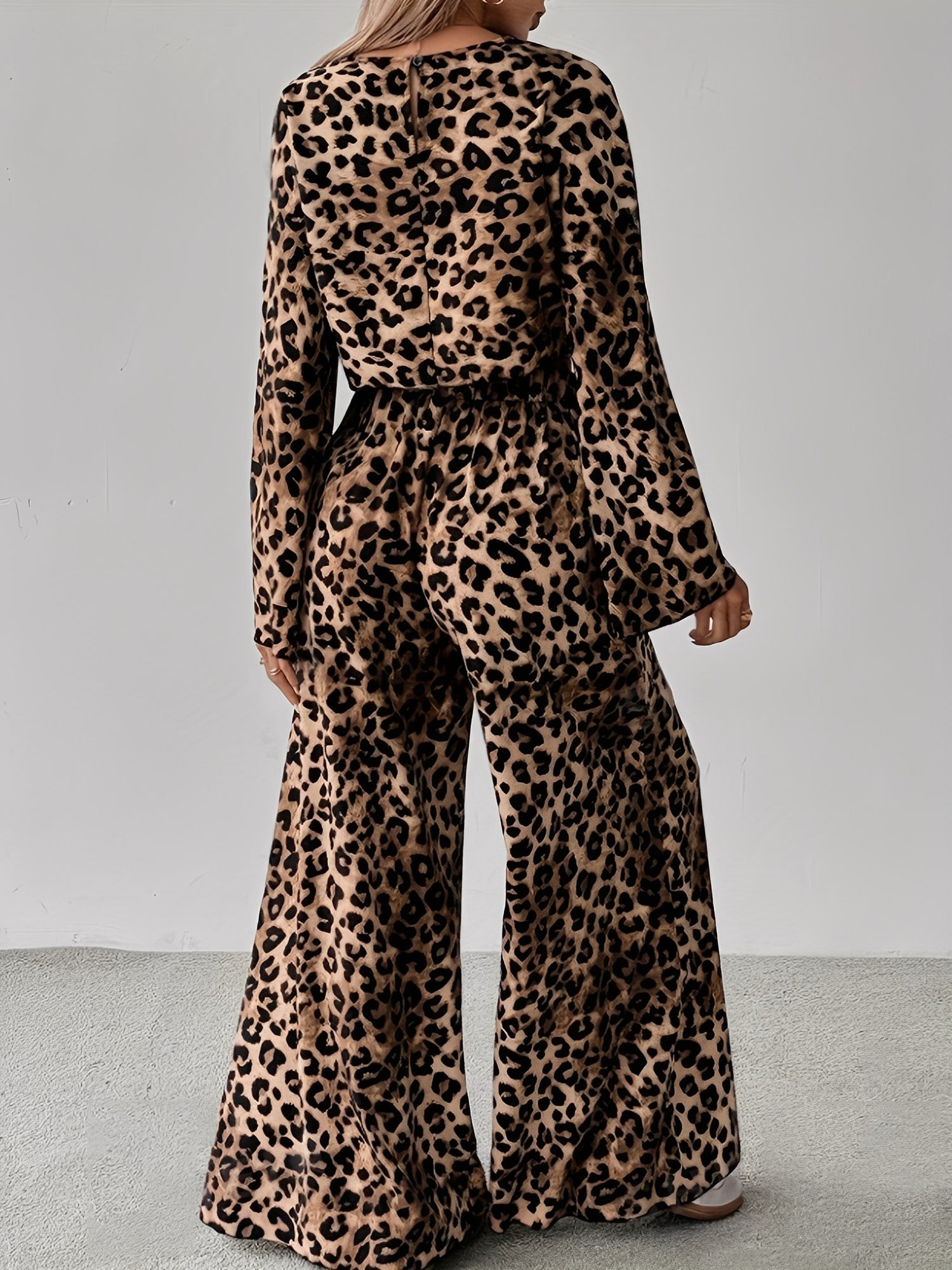 2 Pieces Leopard Print Bell Sleeve Copped Tops & Wide Legs Pants Matching Set